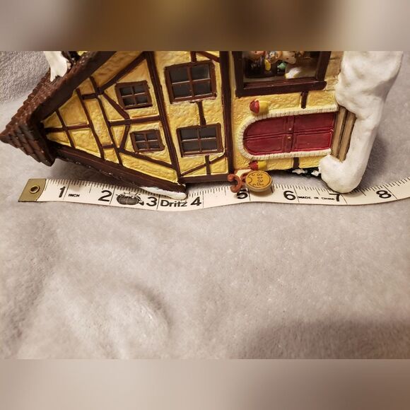 Berta Hummel "Furry Friends Pet Shoppe" 2003 Hawthorne Village - Picture 11 of 12